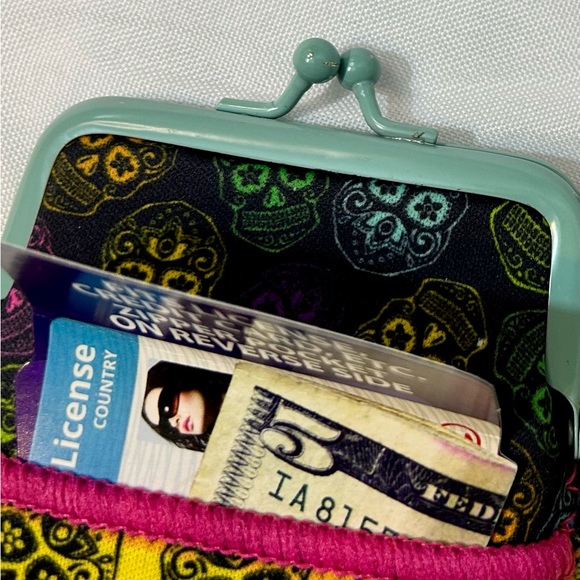 Colorful Neoprene Cigarette Case with Card and license pocket - Picture 3 of 4